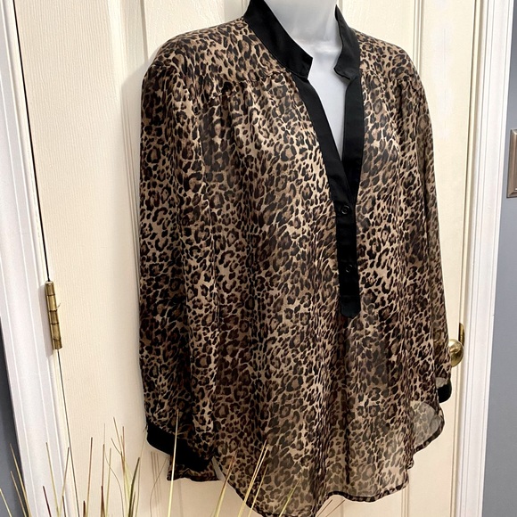 Tops - Women’s Leopard Print Blouse Large